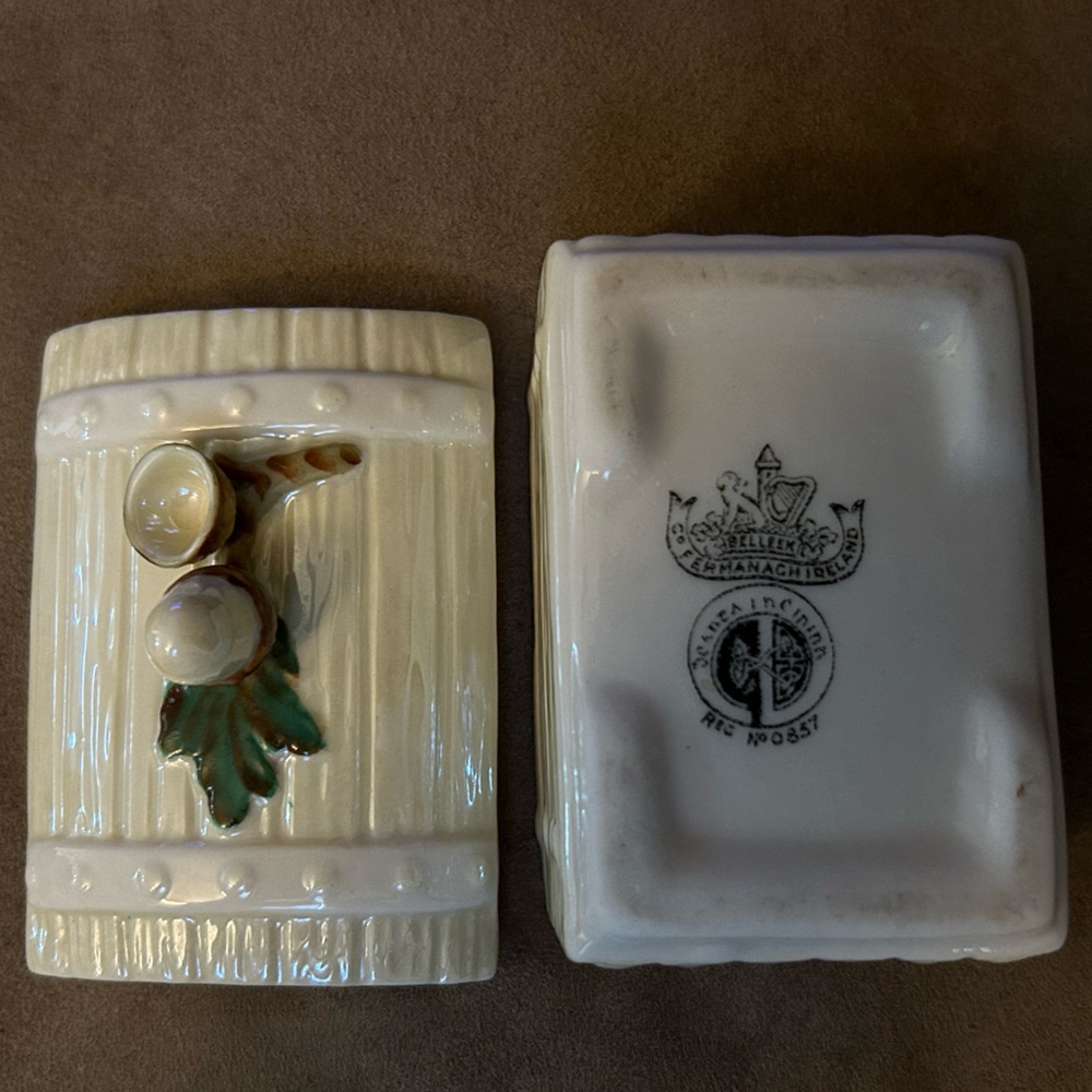 Vintage Belleek Acorn Lidded Box - Picture 6 of 15
